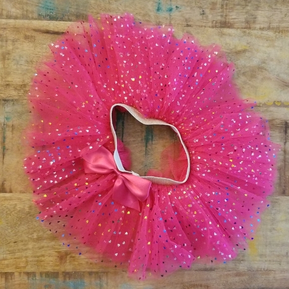 3‐6M 🦄 Pink Tutu 🦄 with foil hearts - Picture 4 of 4